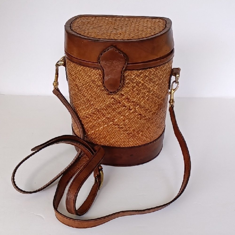 Vibrage Sunda Bay Wicker/Cane Hardcase Crossbody